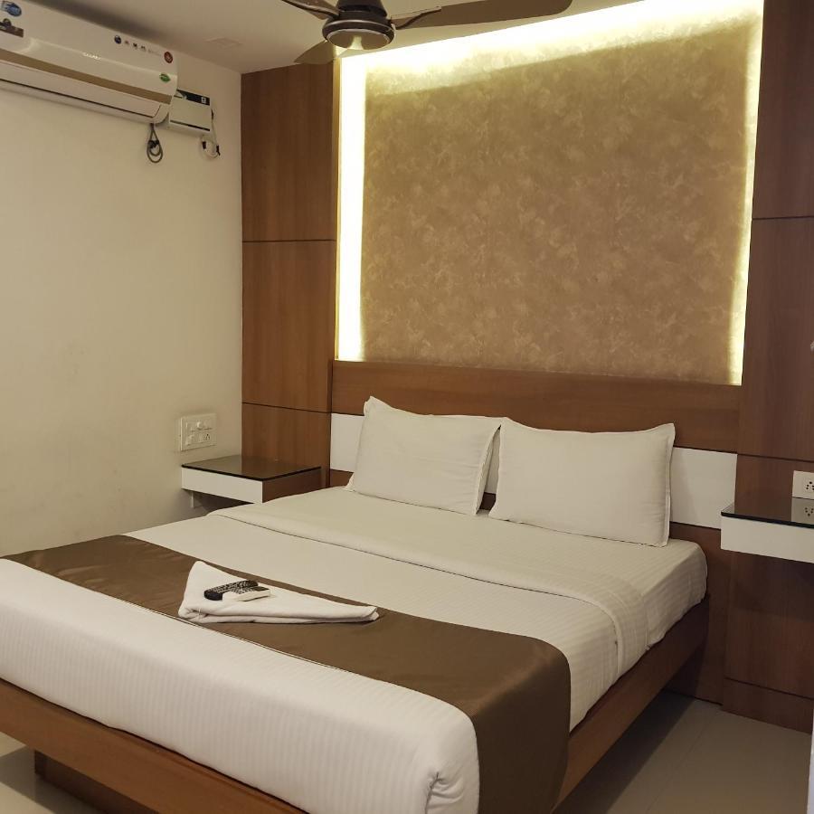 The Galaxy Suites Kochi Eksteriør billede