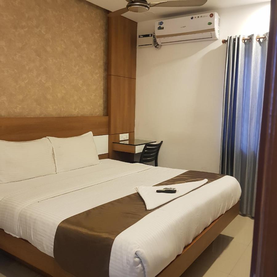The Galaxy Suites Kochi Eksteriør billede