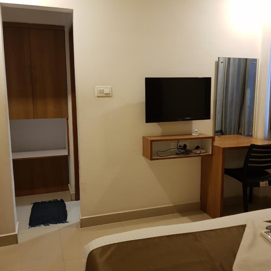 The Galaxy Suites Kochi Eksteriør billede