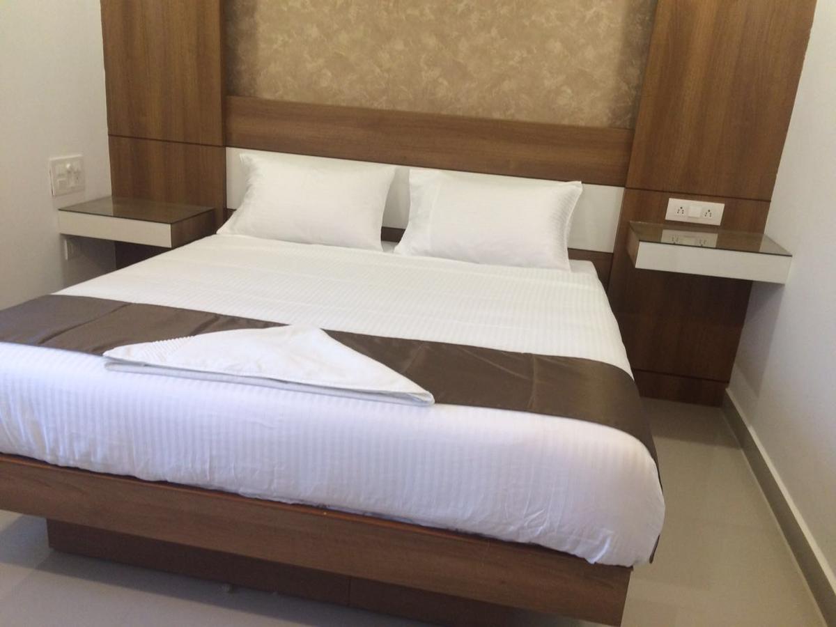 The Galaxy Suites Kochi Eksteriør billede