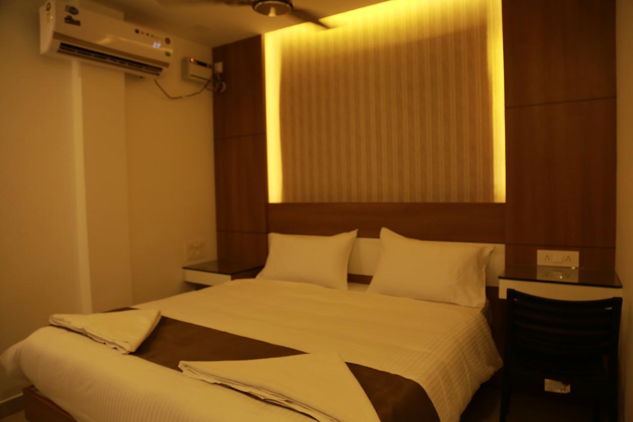 The Galaxy Suites Kochi Eksteriør billede