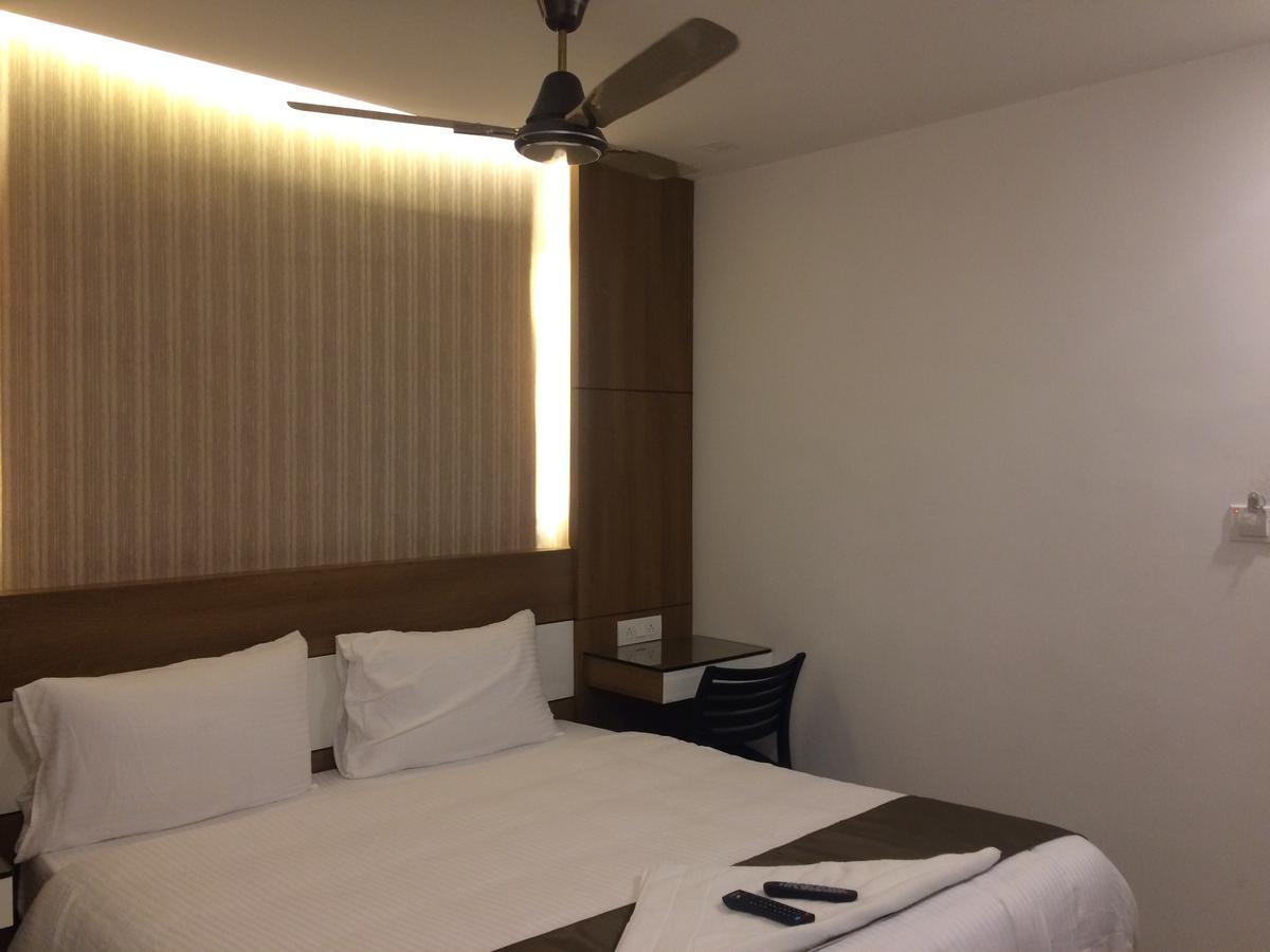 The Galaxy Suites Kochi Eksteriør billede